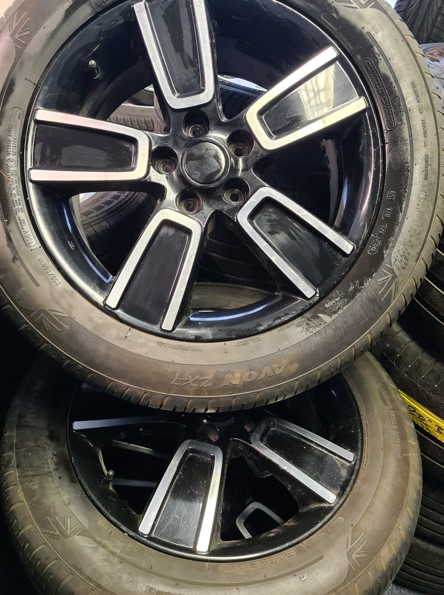 1-19.jpg 18" VAUXHALL VIVARO ALLOY WHEELS / TYRES - Image 1