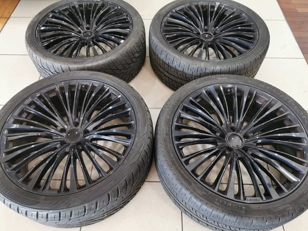 1-27-1.jpg 22" GENUINE LENSO ESA ALLOY WHEELS / TYRES - RANGE ROVER FITMENT - Image 1