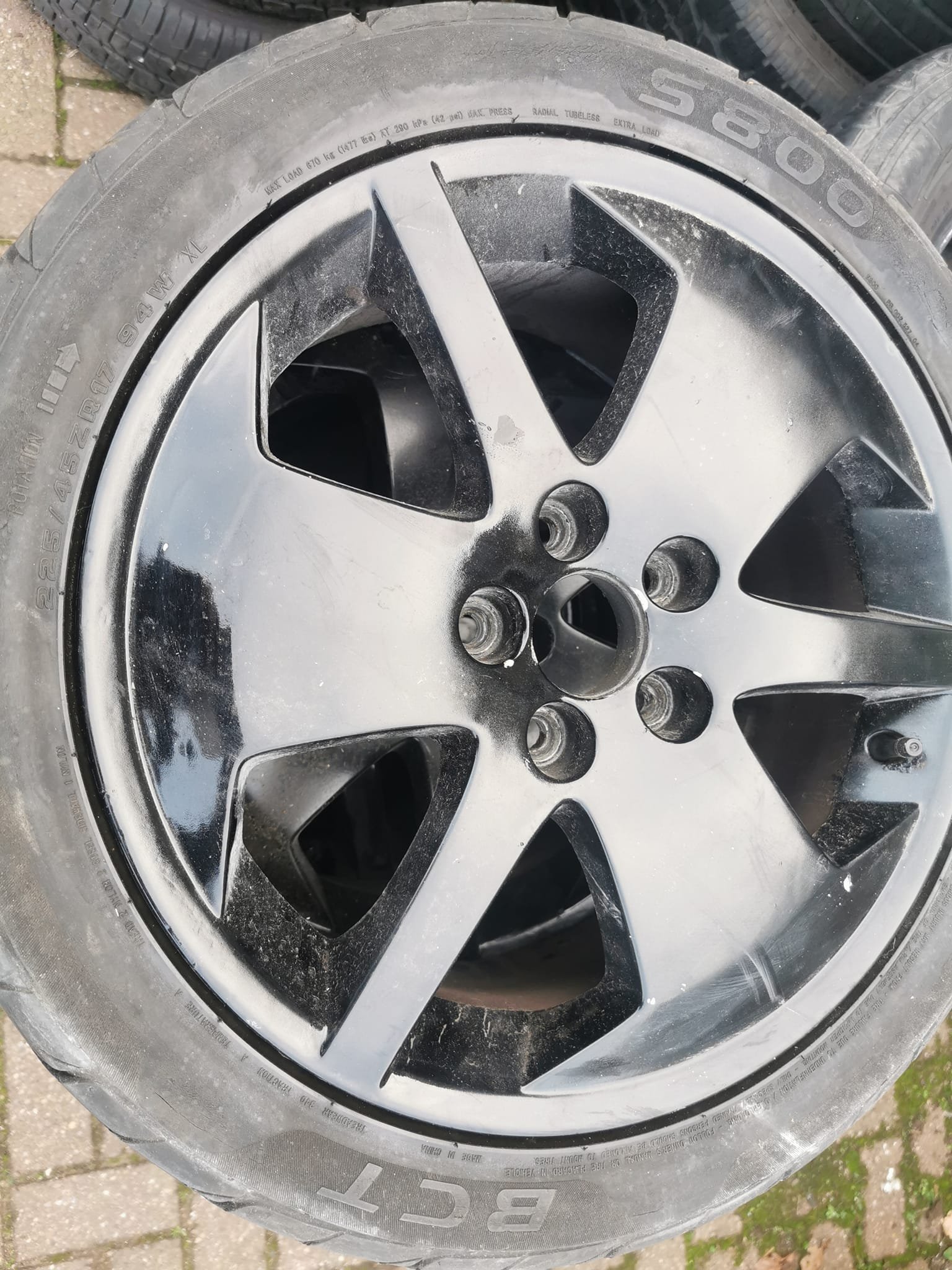 1-28-1.jpg 17" SAAB HAMMERHEAD ALLOY WHEELS / TYRES - Image 1