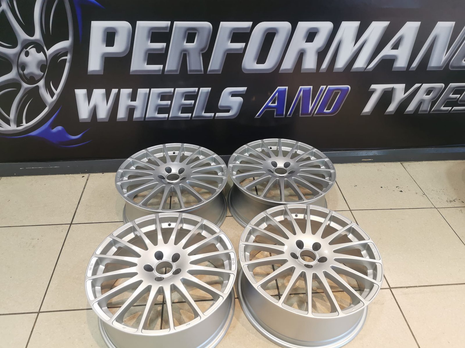 1-29-1.jpg 19" O Z RACING SUPERTURISMO ALLOY WHEELS - FORD FITMENT - 5 X 108 FITMENT - Image 1