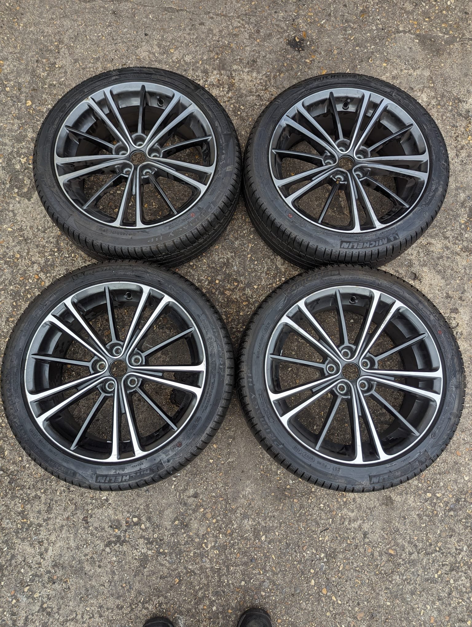1-3-10.jpg 17" TOYOTA GT86 / SUBARU BRZ ALLOY WHEELS / TYRES - AS NEW - Image 1