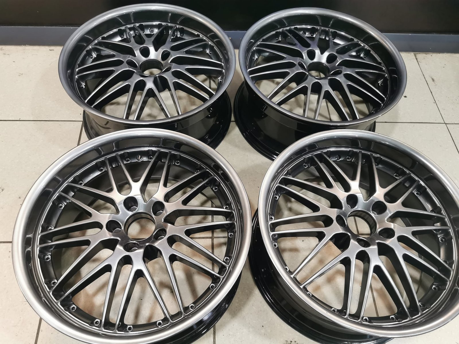 1-8-2.jpg 20" BMW MESH DEEP DISH ALLOY WHEELS - 5 X 120 FITMENT - Image 1