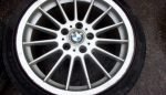 18" GENUINE BMW STYLE 32 ALLOY WHEELS / T YRES - Image 2