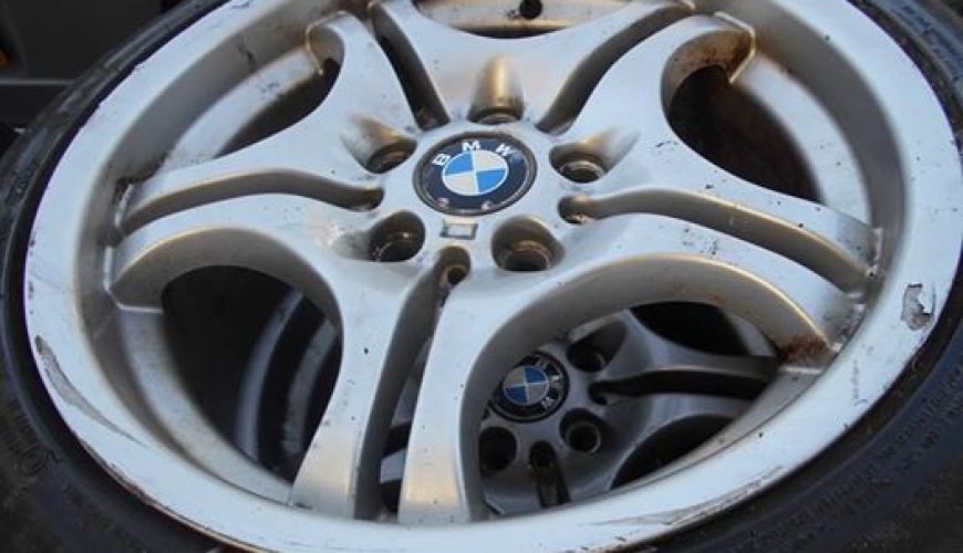 13166014_946877078766344_5216540202385257611_n-332s04m32y5o3kavwwj1u2.jpg 17" GENUINE BMW MOTORSPORT STYLE 68 ALLOY WHEELS / TYRES - Image 1