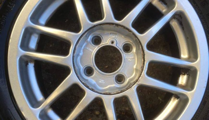 14248808_10154133536478052_1181904693_n-332sr0hmupx7p94fwlnuoa.jpg 15″ RENAULT ALLOY WHEELS / TYRES 4 X 100 FITMENT - Image 1