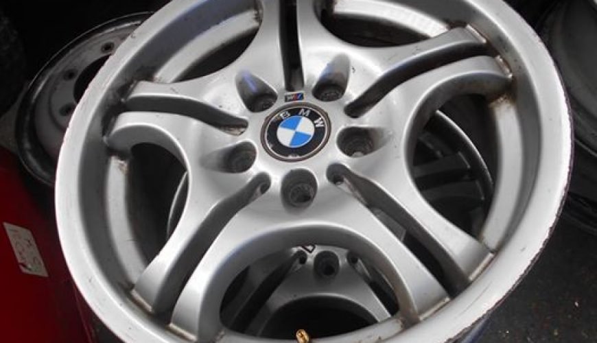 14517425_1053056484815069_5882465212583486642_n-332srcoeh3mh9yj09mlgcq.jpg 17″ GENUINE BMW MOTORSPORT STYLE 68 ALLOY WHEELS - Image 1