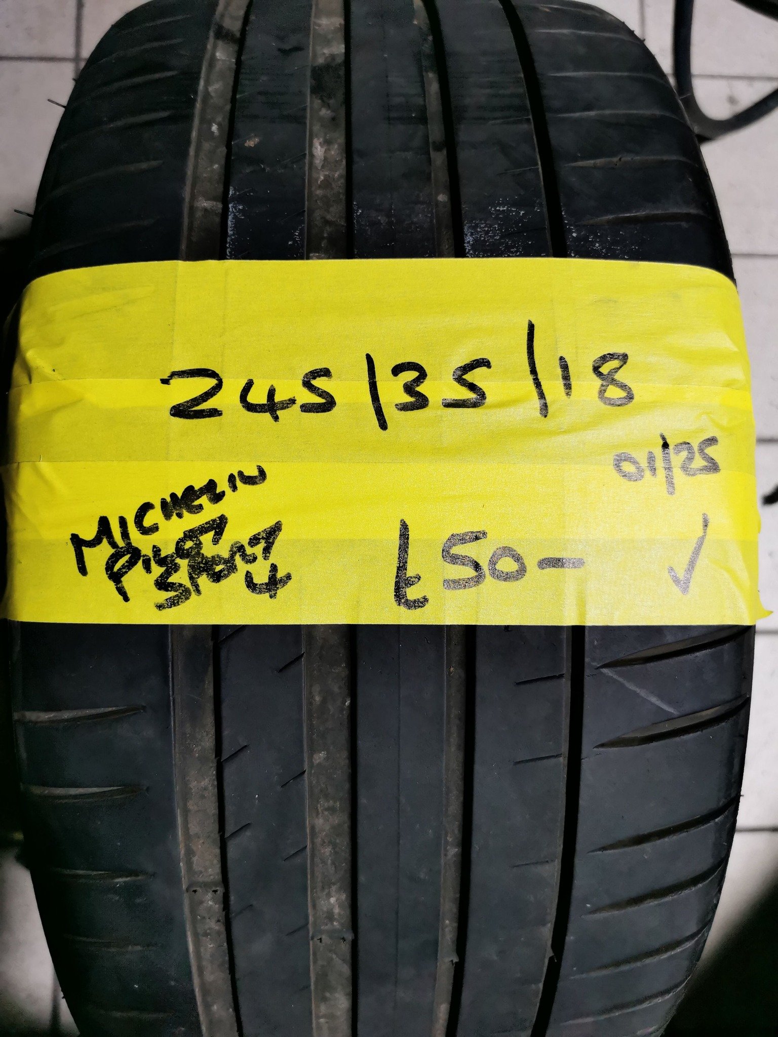 245-35-18-MICHELIN-PS4.jpg 245 / 35 / 18 MICHELIN PILOT SPORT 4 TYRE - Image 1