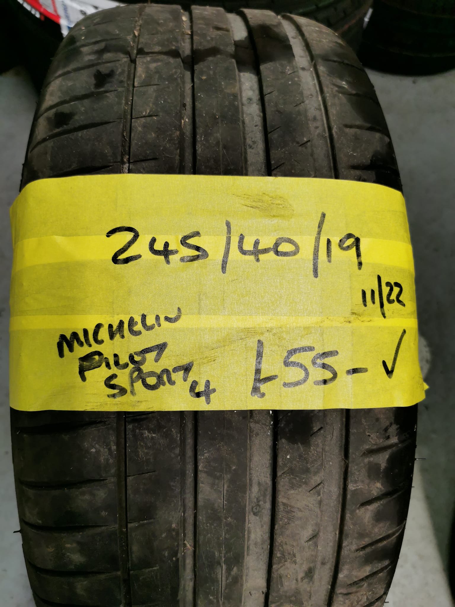 245-40-19-michelin-pilot-sport-4.jpg 245 / 40 / 19 Michelin Pilot Sport 4 Tyre - Image 1