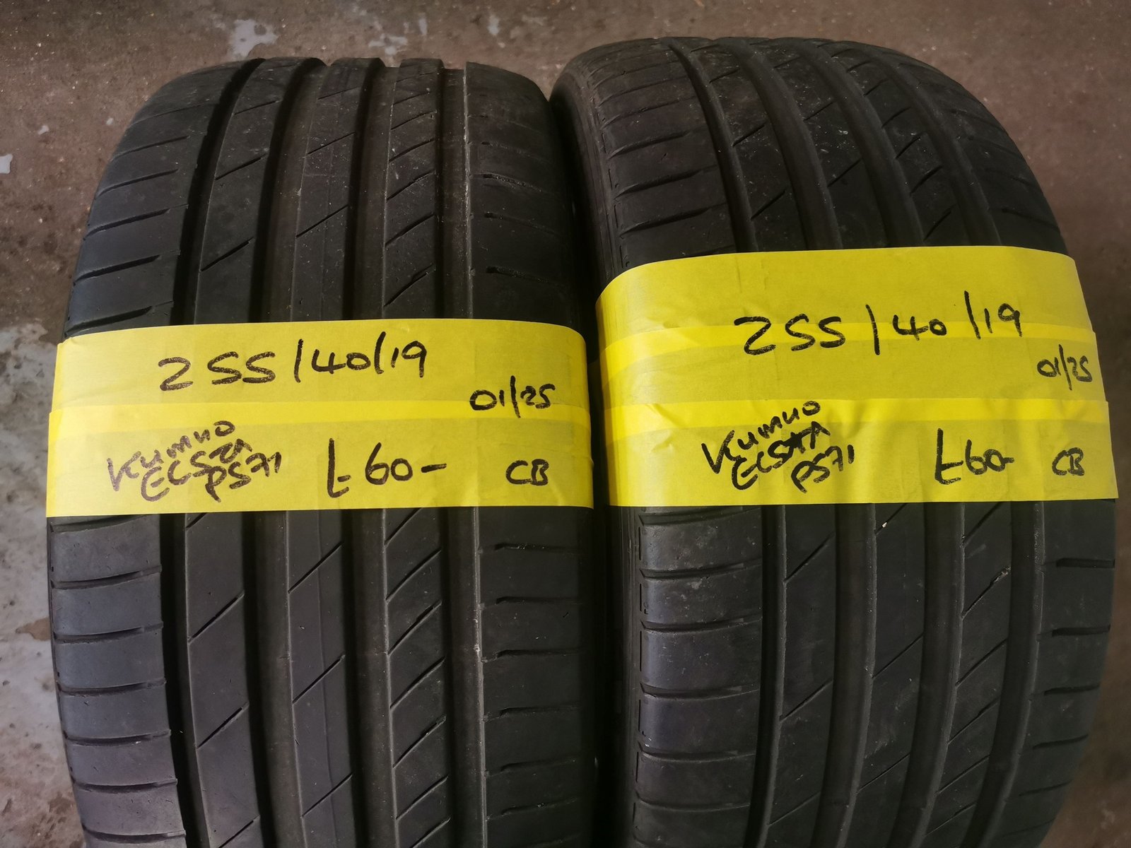 255-40-19.jpg 255 / 40 / 19 KUMHO ECSTA PS71 TYRES - TWO AVAILABLE - Image 1