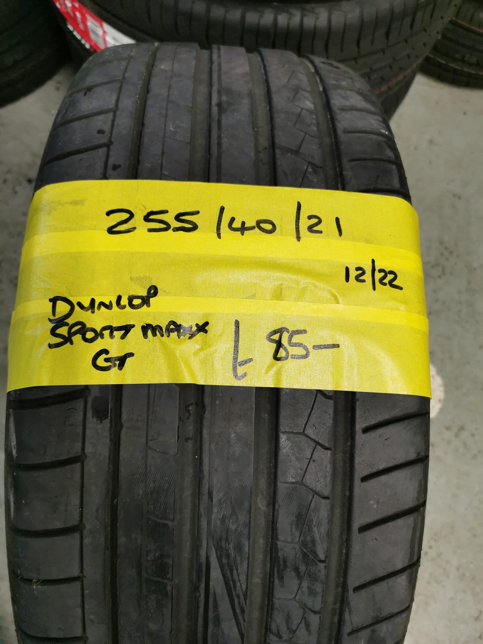 255-40-21-DUNLOP-SPORT-MAXX-GT.jpg 255 / 40 / 21 Dunlop Sport Maxx GT Tyre - Image 1