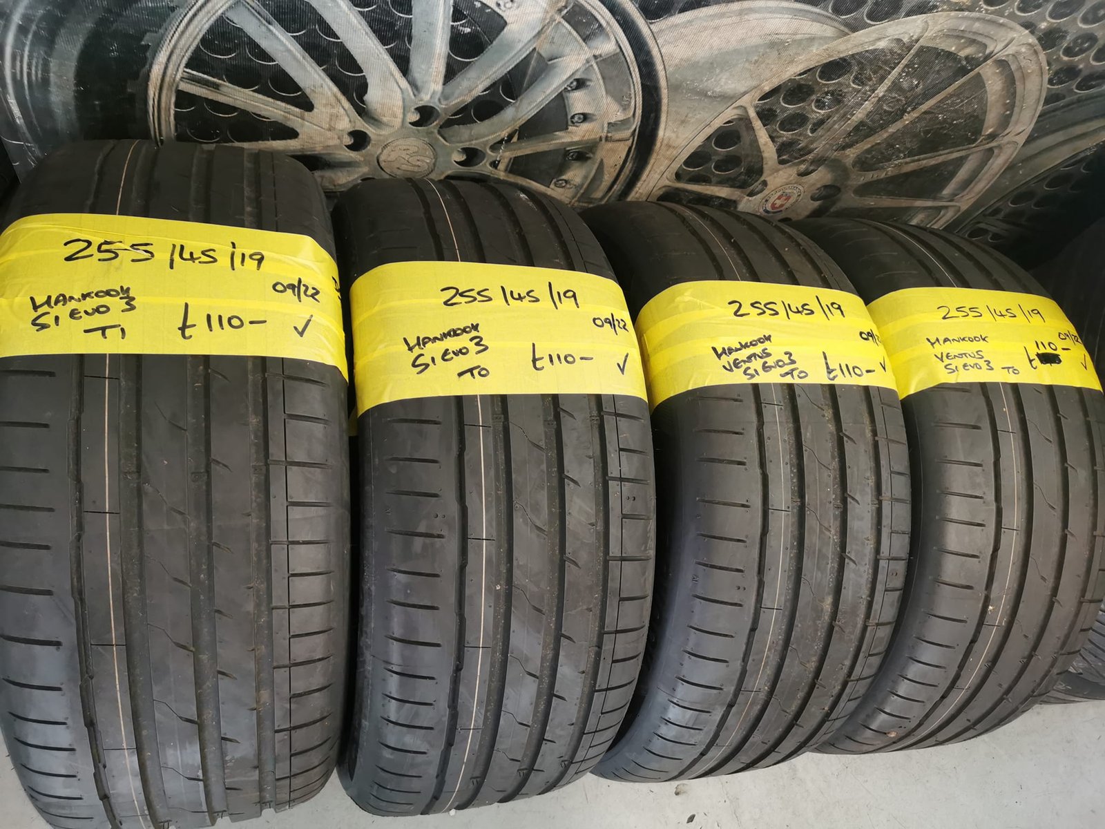 255-45-19-HANKOOK-VENTUS-S1-EVO-3.jpg 255 / 45 / 19 Hankook Ventus S1 Evo 3 Tyres - Image 1
