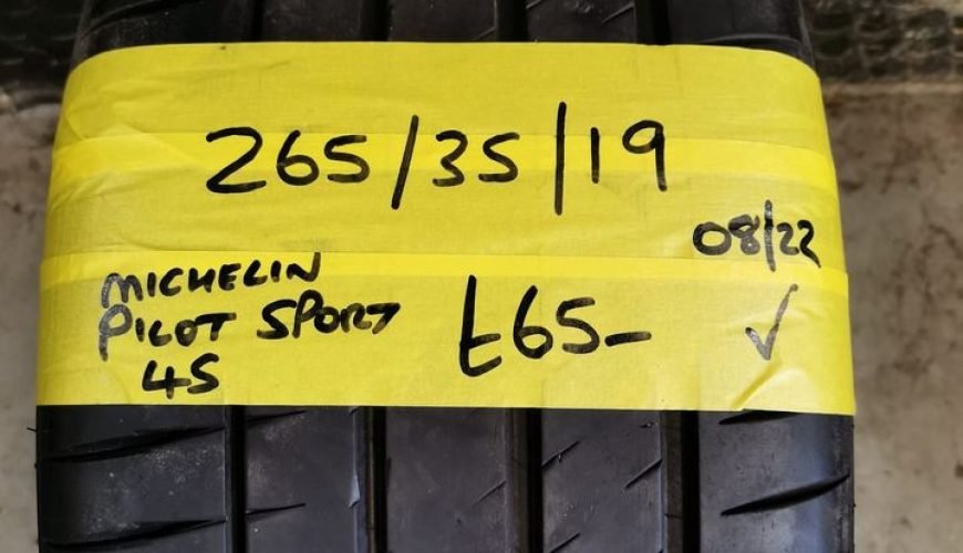 265-35-19-michelin-ps4-3grldnc1whstk0wcthq4ui.jpg 265 / 35 / 19 MICHELIN PILOT SPORT 4S TYRE - Image 1