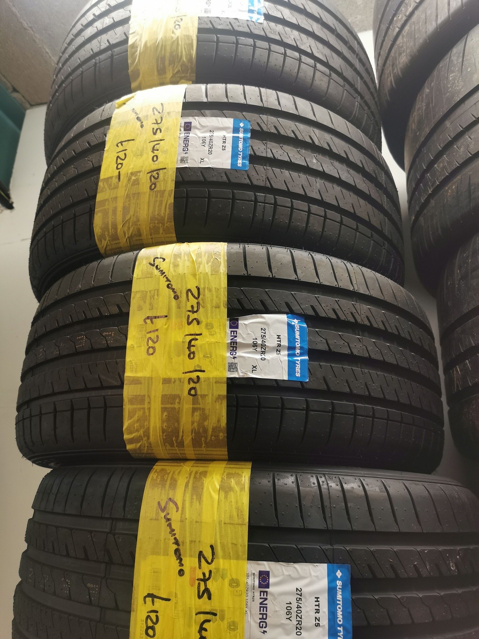 275-40-20-SUMITOMO.jpg 275 / 40 / 20 NEW SUMITOMO HTR Z5 TYRES - FOUR AVAILABLE - Image 1