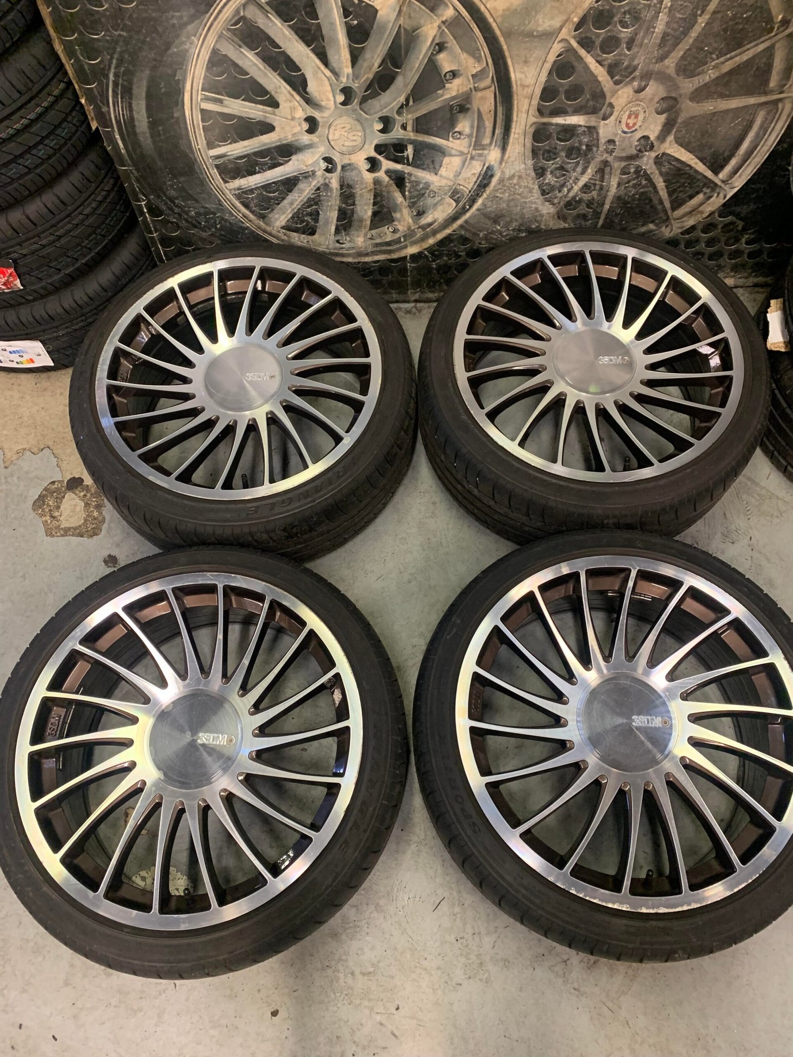 307842161_794745008254107_3991437795085733048_n-scaled-1.jpg 20" 3SDM 0.04 Alloy Wheels / Tyres – Volkswagen T5 - Image 1