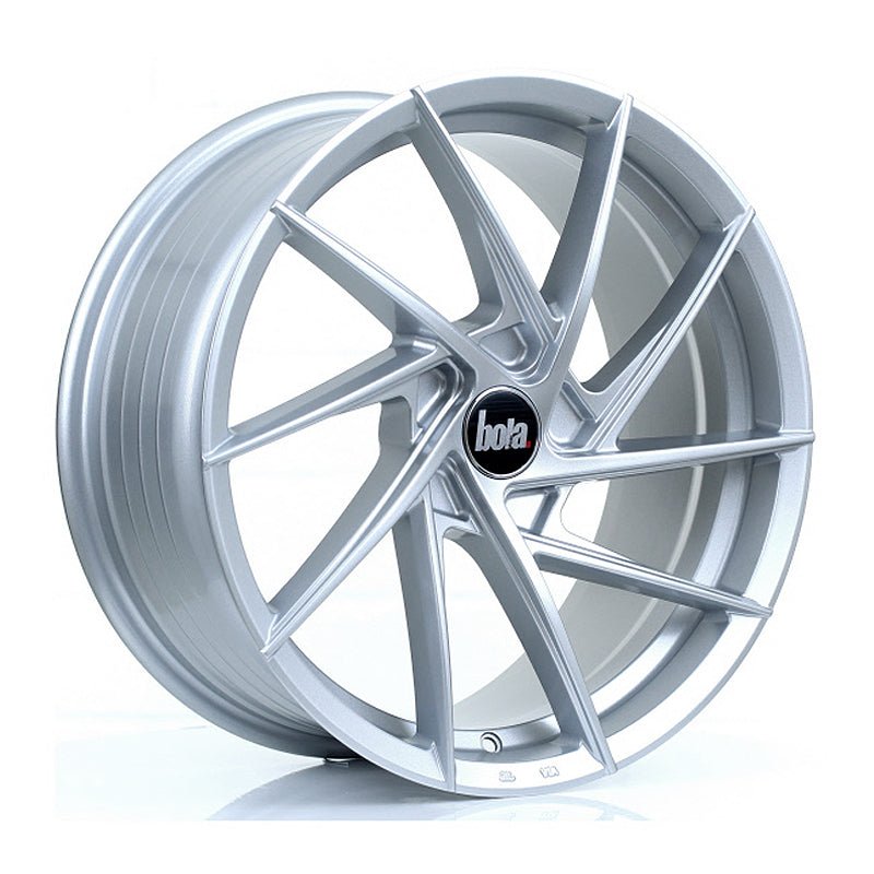 BOLA_B26_CRYSTAL_SILVER_1880_ANGLE_b7ac7018-2de1-4762-bf22-0b6a0aae5f24.jpg BOLA B26 18x8 ET40-45 5x114 CRYSTAL SILVER - Image 1