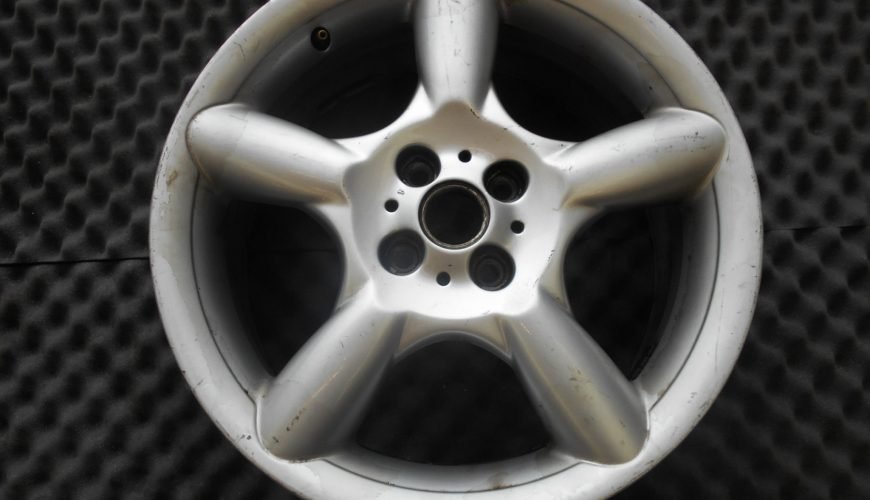 DSCN1688-332rtw2te3o5sveylx5bt6.jpg 17" GENUINE MINI STAR PACE R110 ALLOY WHEEL - Image 1