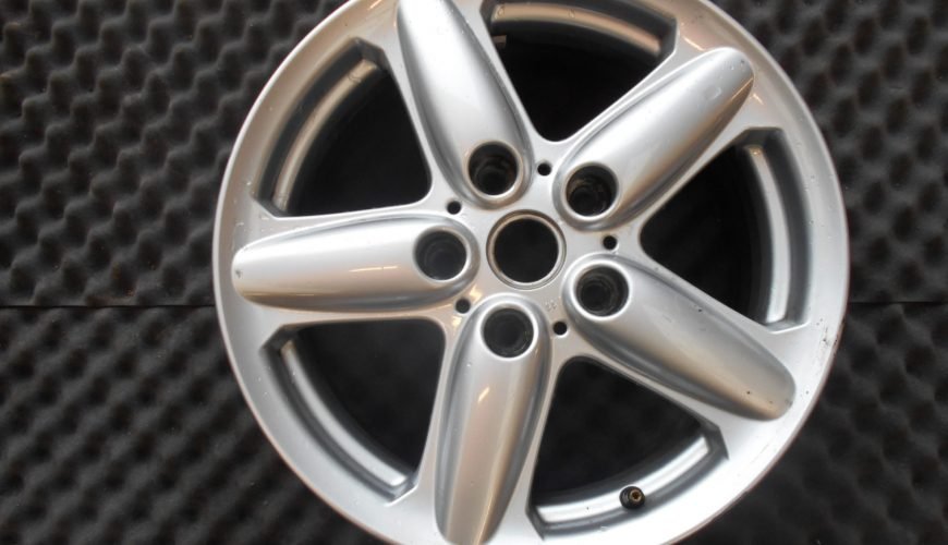 DSCN1730-332njykggae61c7iaudb7u.jpg 16" GENUINE BMW MINI COUNTRYMAN R60 ALLOY WHEEL - Image 1