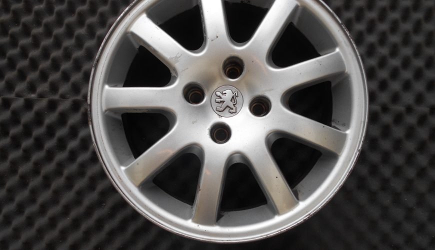 DSCN1917-32zrnccezekj9b7awfd34a.jpg 16" GENUINE PEUGEOT 206 GTI NIMROD ALLOY WHEEL - Image 1