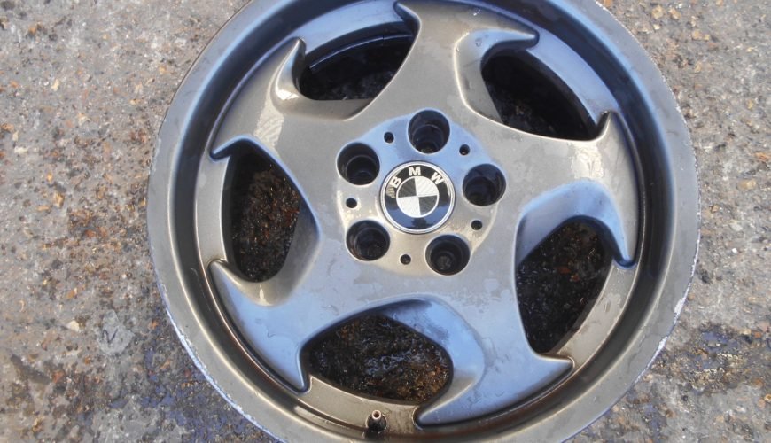 DSCN2406-33seyu8k379ik6kj3zu7ey.jpg 17" BMW M5 " THROWING STAR" ALLOY WHEELS - Image 1