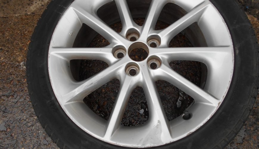 DSCN2728-35kej53m8fndize4nge5my.jpg 17" LEXUS ALLOY WHEEL / TYRE - Image 1