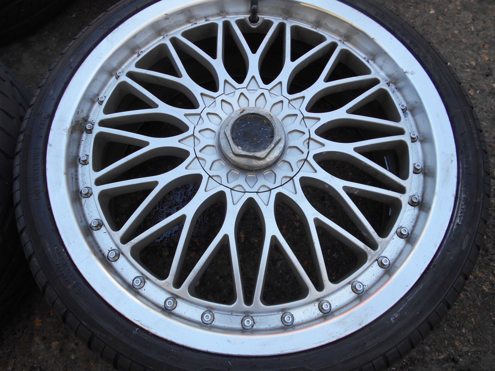 DSCN2897.jpg 18" BBS STYLE ALLOY WHEELS / TYRES - Image 1