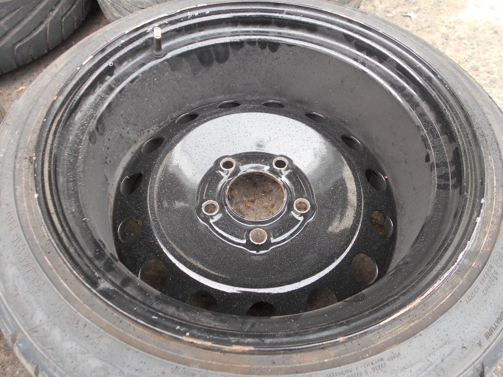 DSCN3079.jpg 16" BMW BANDED STEEL WHEELS / TYRES - VOLKSWAGEN T5 - Image 1