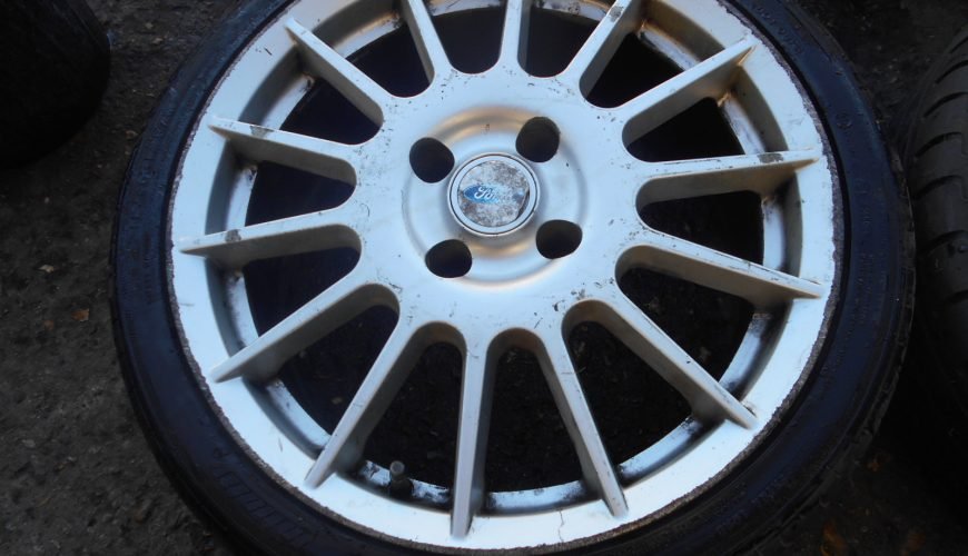 DSCN3914-37aienepslfik0rvlh143u.jpg 17" GENUINE FORD PUMA RACING ALLOY WHEELS / TYRES - Image 1