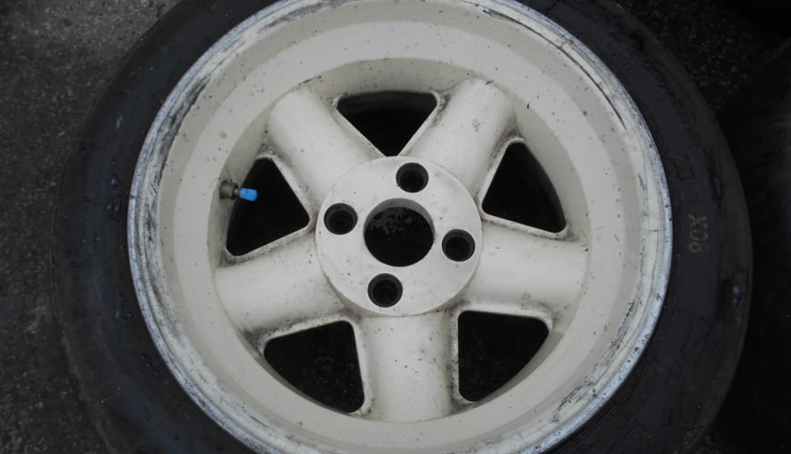 DSCN4264-37o8kjebov44jbyp11lhca.jpg 15" REVOLUTION GROUP 4 WHEELS / TYRES – 4 X 108 - Image 1