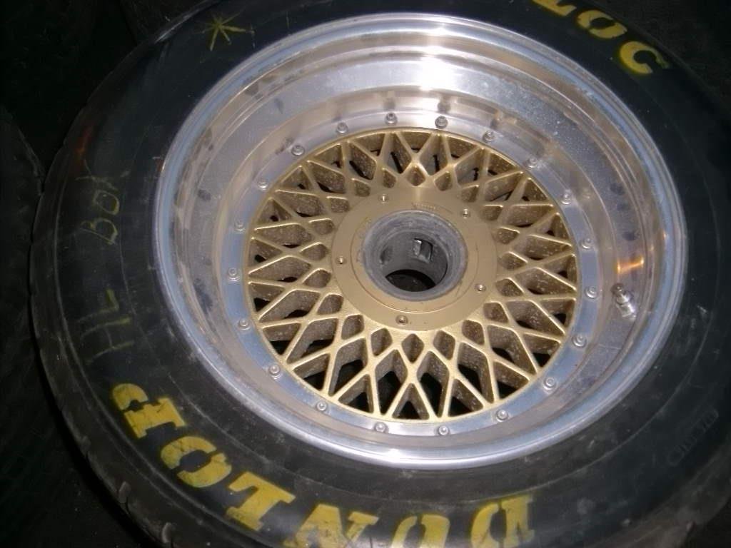 centrelock2.jpg BBS CENTRE LOCK SPLIT RIM ALLOY WHEELS - PORSCHE LE MANS CAR - Image 1