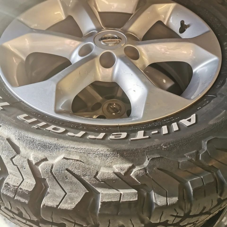 nissan-navara-wheels.jpg 17" NISSAN NAVARA D40 ALLOY WHEELS / TYRES - Image 1