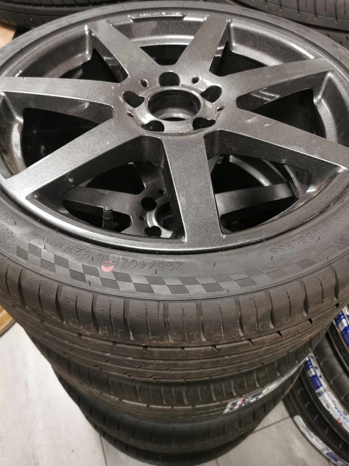 494831776_1082803800534986_7226639268837509115_n GENUINE 18" MERCEDES AMG C CLASS ALLOY WHEELS / NEW TYRES - Image 1