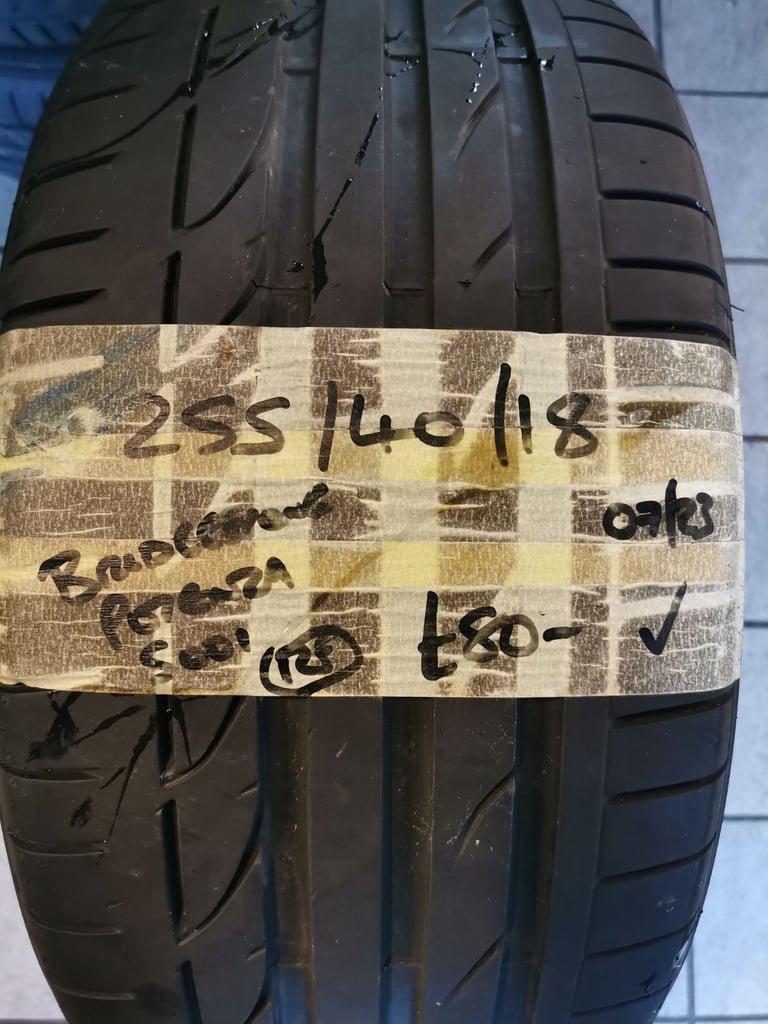 255 / 40 / 18 BRIDGESTONE POTENZA S001 RUN FLAT TYRES - TWO AVAILABLE