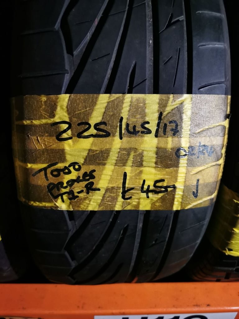 225 / 45 / 17 TOYO PROXES T1 -R TYRE