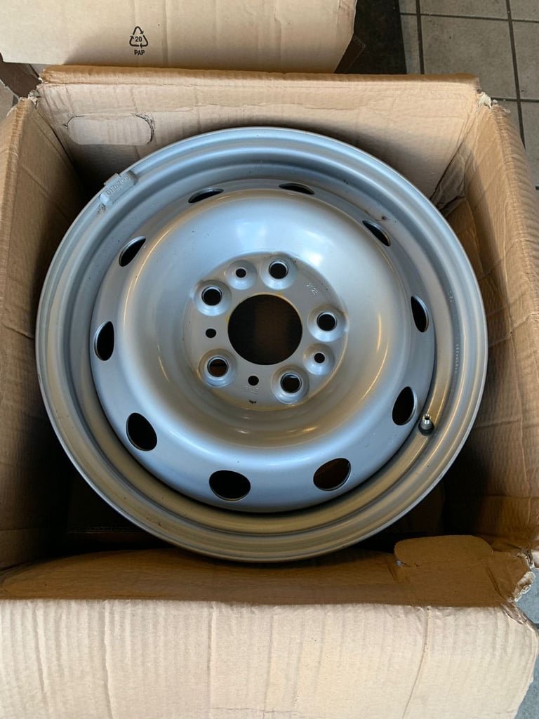 15" CITROEN RELAY / PEUGEOT BOXER STEEL WHEELS - AS NEW