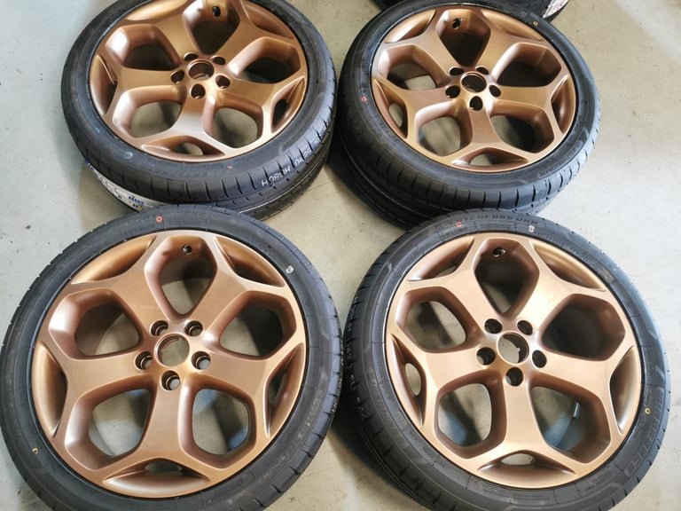 18" GENUINE FORD ST WHEELS / NEW TYRES - PERFORMANCE BRONZE