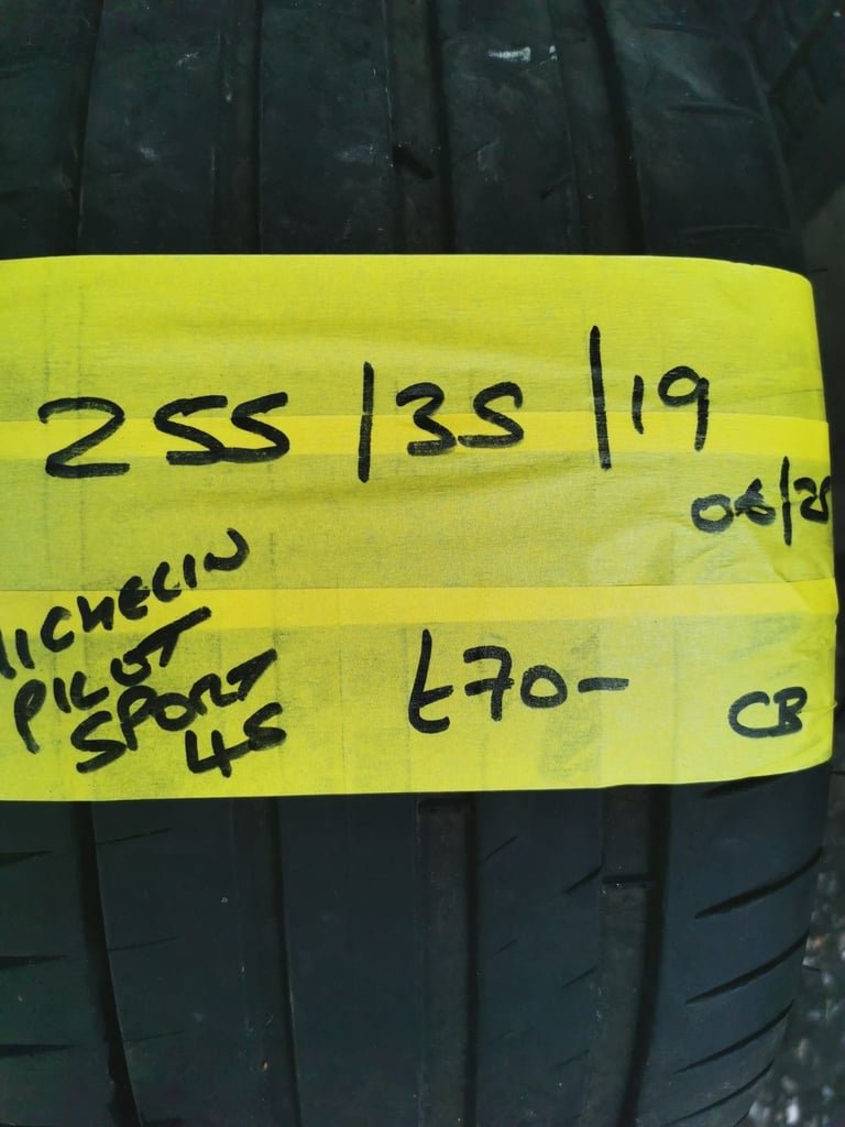 255 / 35 / 19 MICHELIN PILOT SPORT 4 S TYRE