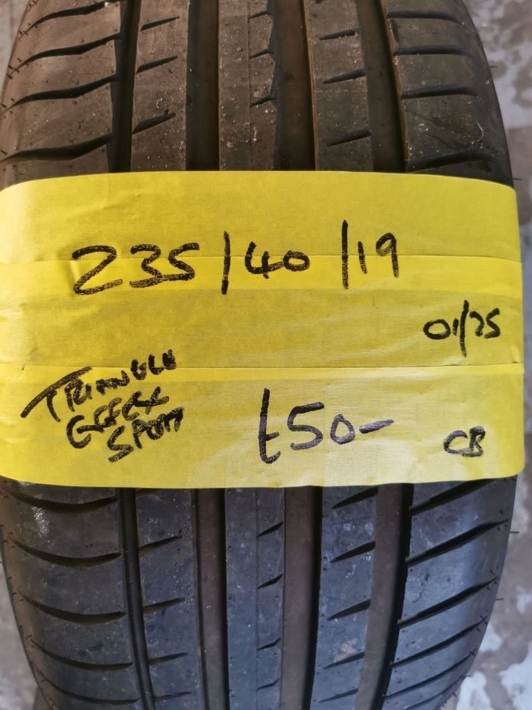 235 / 40 / 19 TRIANGLE EFFEX SPORT TYRE - FITTING AVAILABLE