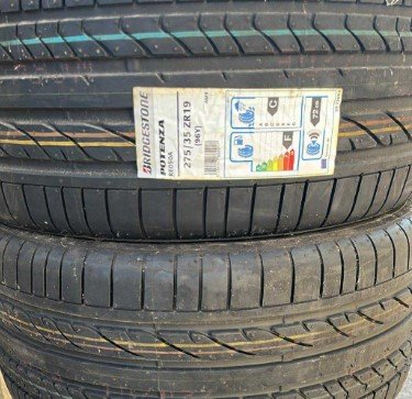 275 35 19 bridgestone dave 275 / 35 / 19 BRIDGESTONE POTENZA RE050A TYRES - NEW - TWO AVAILABLE - Image 1