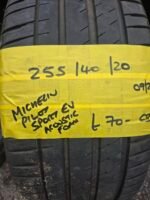 255 / 40 / 20  MICHELIN PILOT SPORT EV ACOUSTIC FOAM TYRE