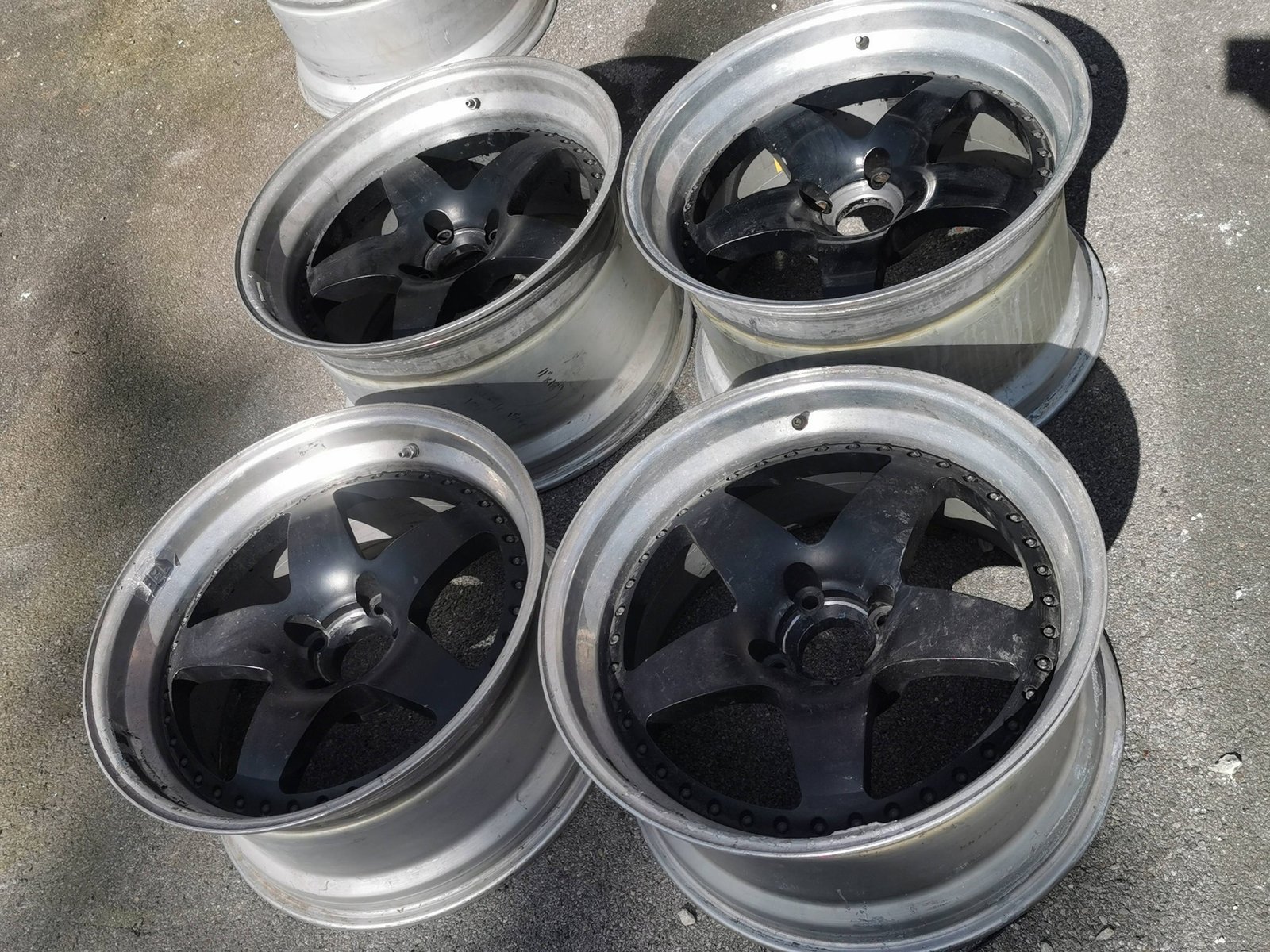 1-5.jpg 18" MARCOS GT3 SPLIT RIM ALLOY WHEELS - 4 X 108 FITMENT - Image 1