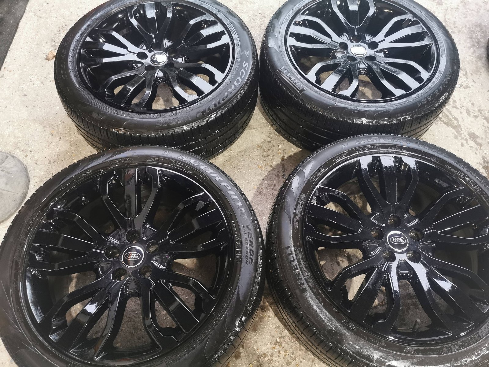 658199417_26353763820984320_8187703066408782736_n.jpg 21" RANGE ROVER STYLE 5007 WHEELS / TYRES - Image 1