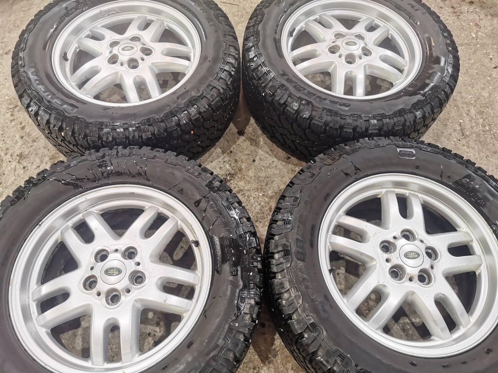1-3.jpg 18" GENUINE LAND ROVER P38 ALLOY WHEELS / TYRES - 265 / 60 / 18 GENERAL GRABBER AT3 - Image 1